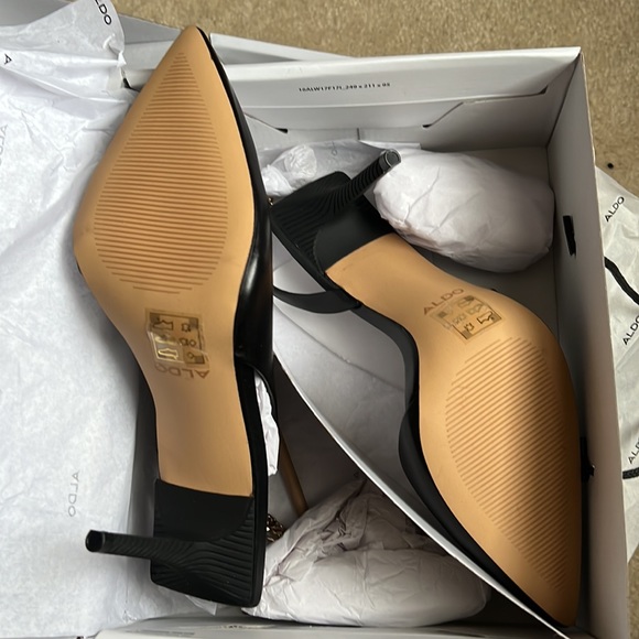 Also heels - Picture 8 of 8